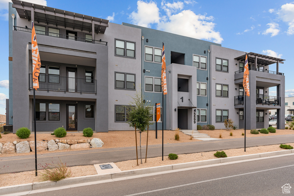 5599 S CARNELIAN PKWY #205 St George, UT 84790