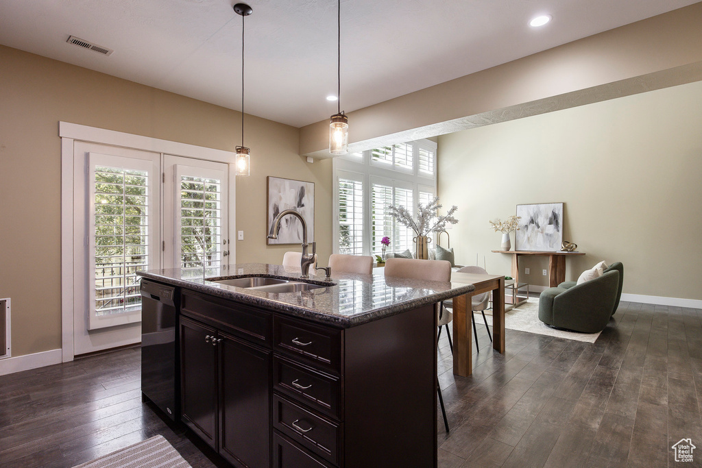 7902 S FARM HOUSE LN Midvale, UT 84047