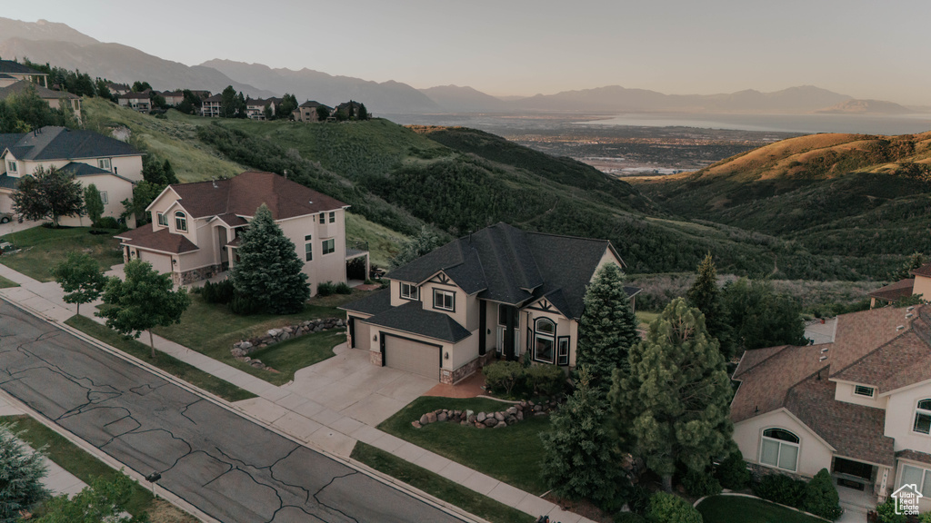 Aerial view of property\\\\\\\\\\\\\\\'s location with a mountain backdrop and nearby suburban area