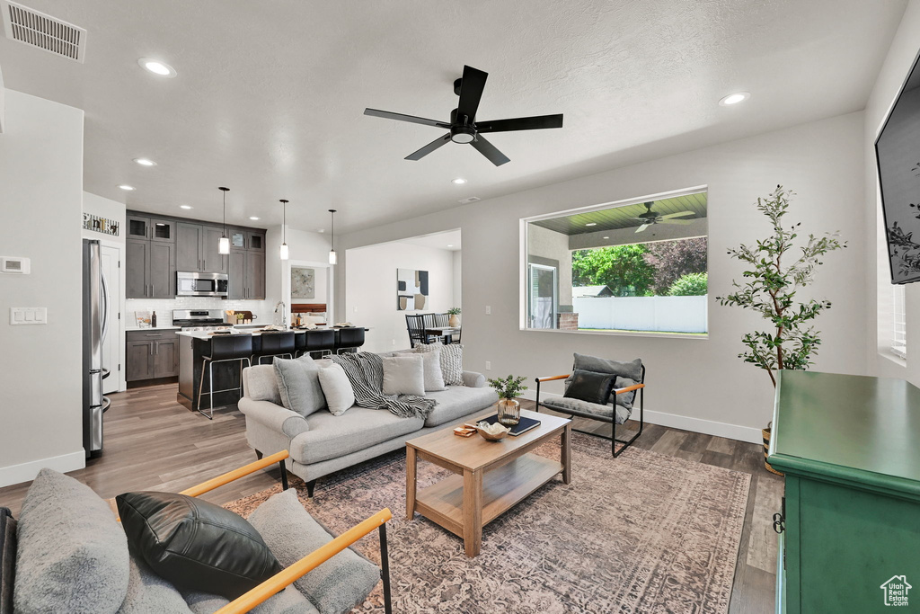 4413 S 850 W Riverdale, UT 84405