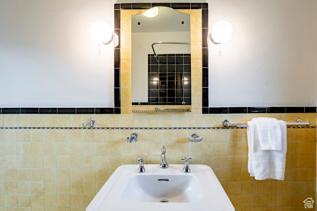 Bathroom with a sink