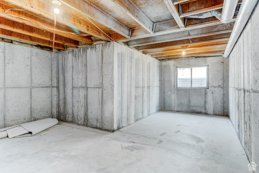 415 E ACOMA RD Midvale, UT 84047