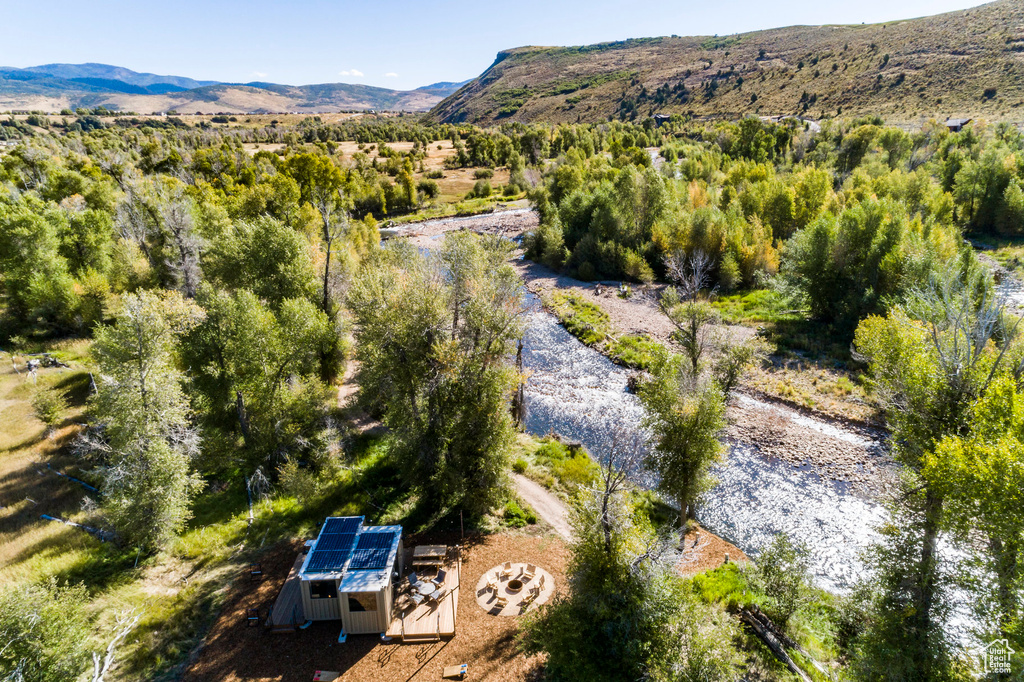 Bird's eye view of a mountainous background