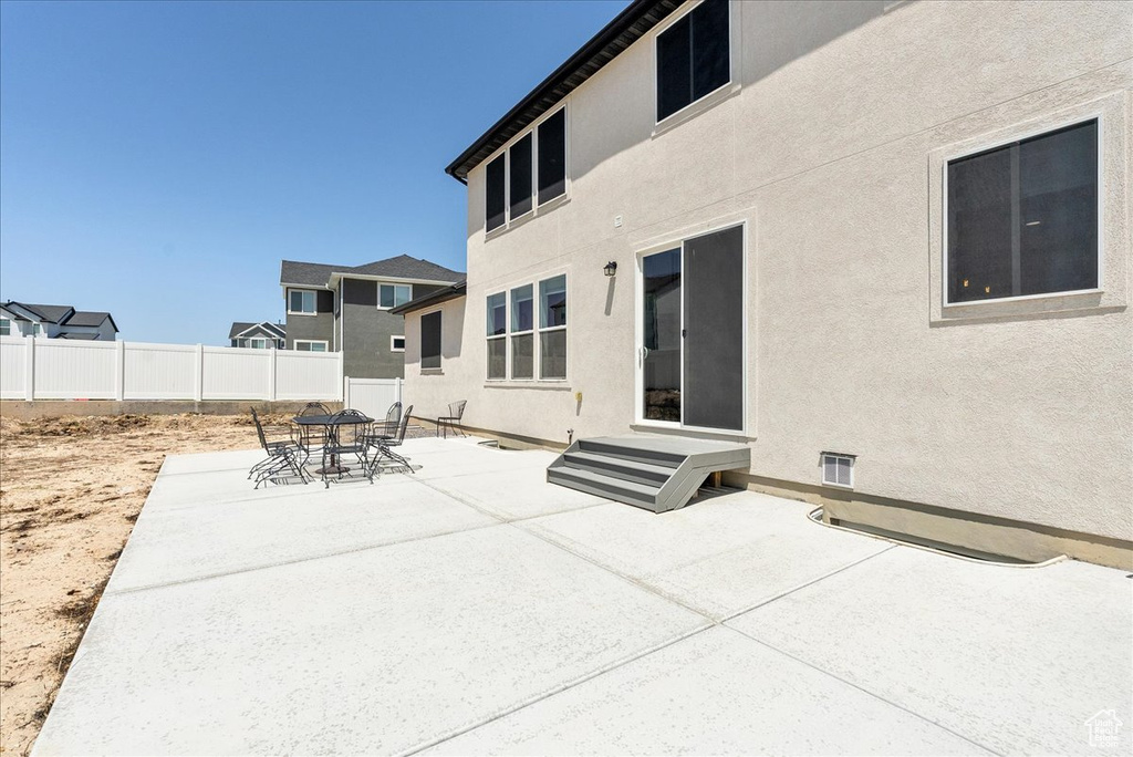 View of patio / terrace with outdoor dining space