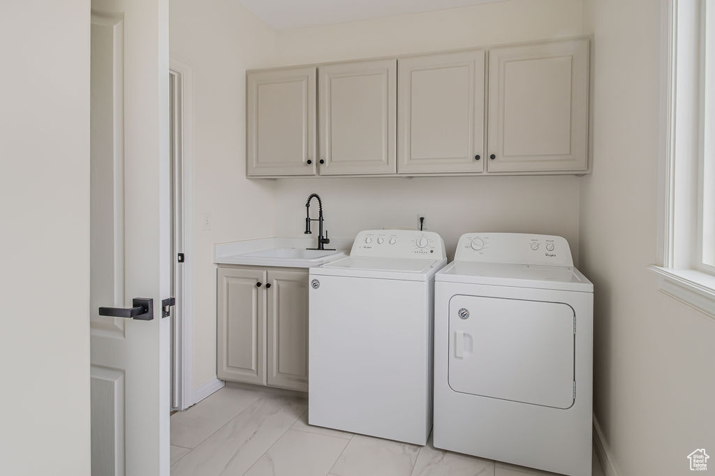 1009 W PARK PALISADE DR South Jordan, UT 84095