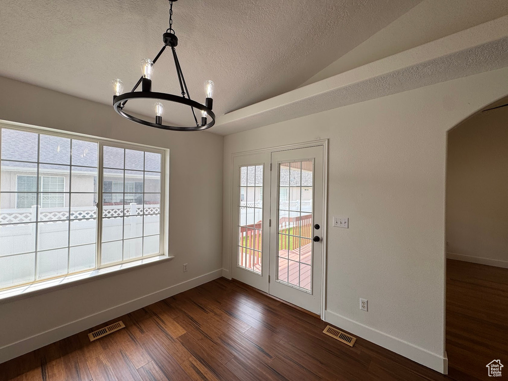 Photo 12 for MLS #2093934 at 511 W 40 North