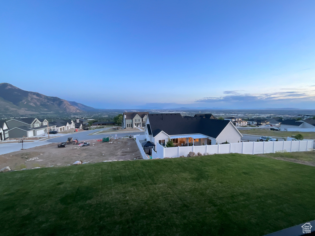 View of yard featuring a mountain view