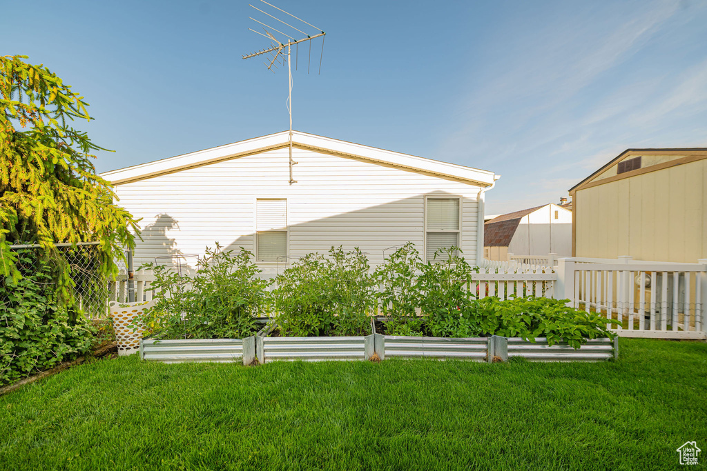 View of side of home