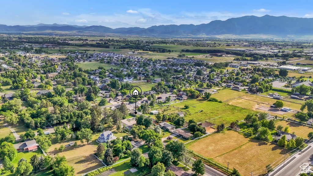 Aerial view of property\\\\\\\'s location featuring mountains