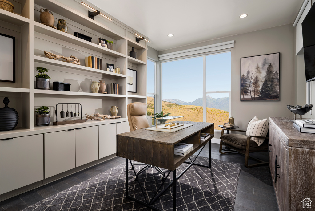 Home office featuring recessed lighting