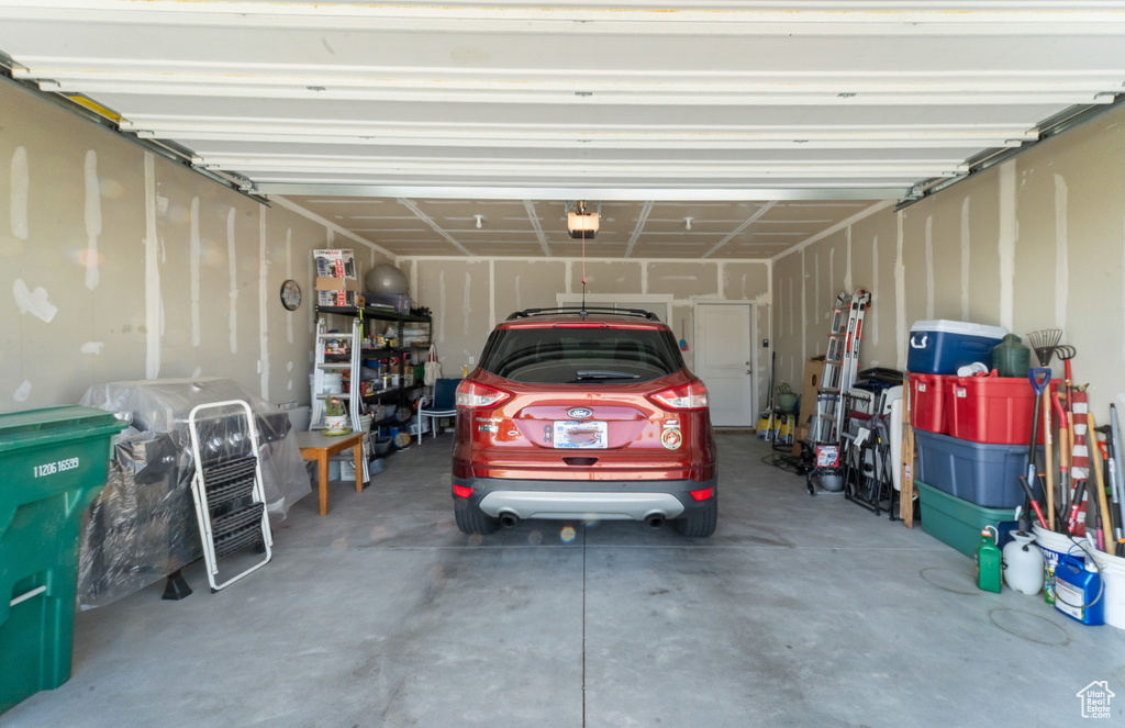 5593 W 5550 S Hooper, UT 84315