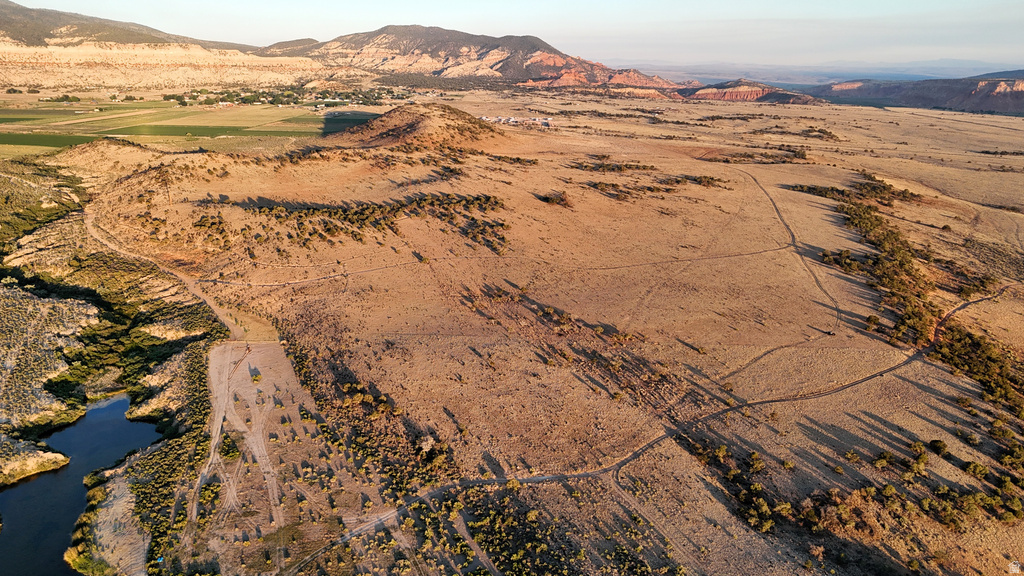 123  TEASDALE POWERLINE RD Teasdale, UT 84773