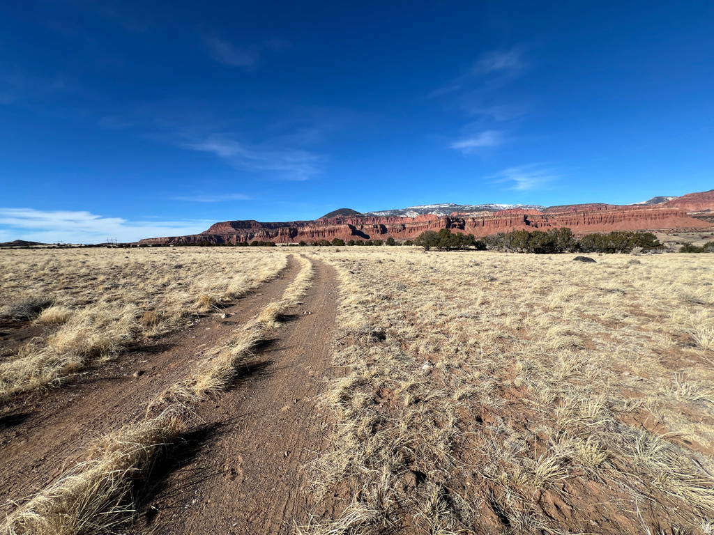 123  TEASDALE POWERLINE RD Teasdale, UT 84773