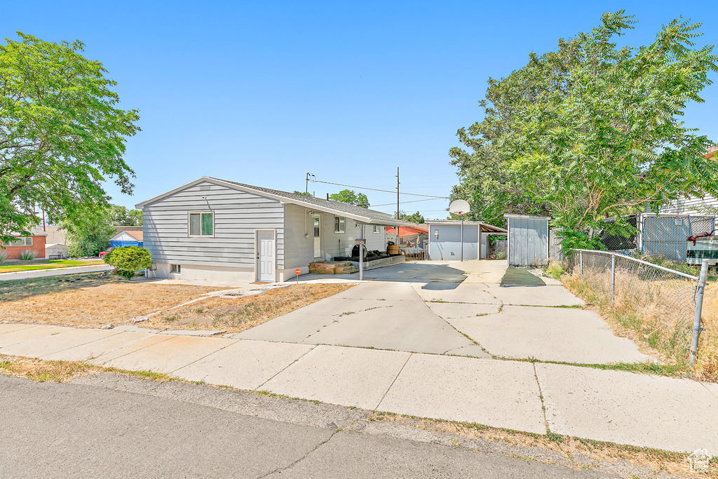 8829 S 40 E Sandy, UT 84070