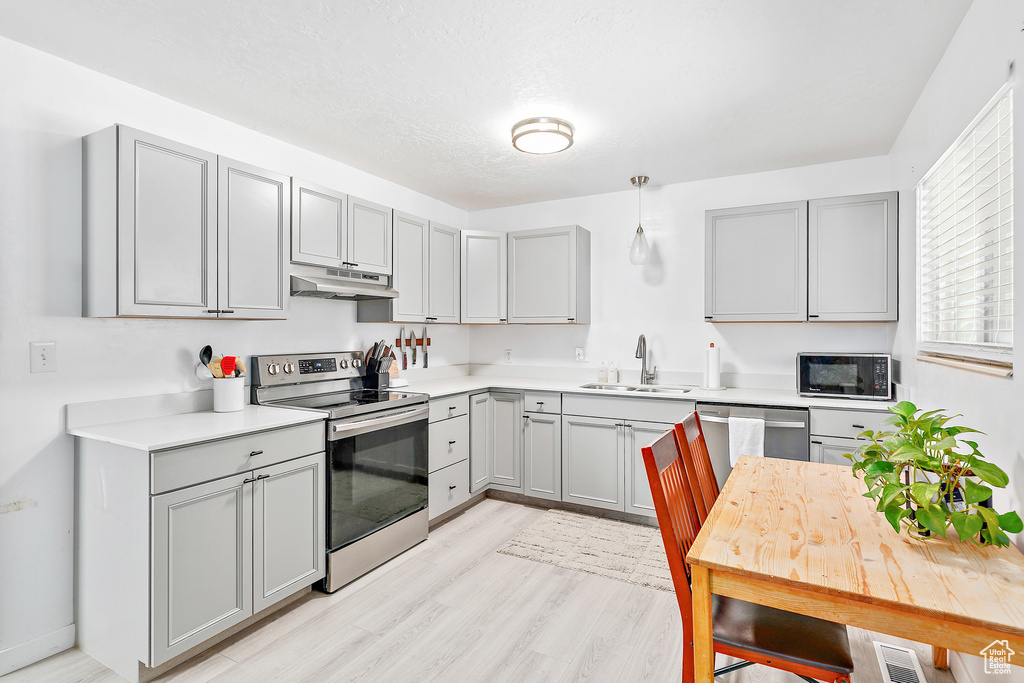 8829 S 40 E Sandy, UT 84070