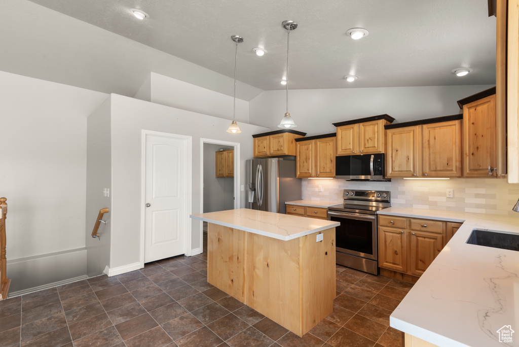3544 W 1700 S Syracuse, UT 84075