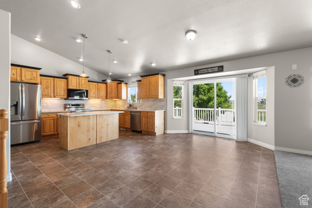 3544 W 1700 S Syracuse, UT 84075