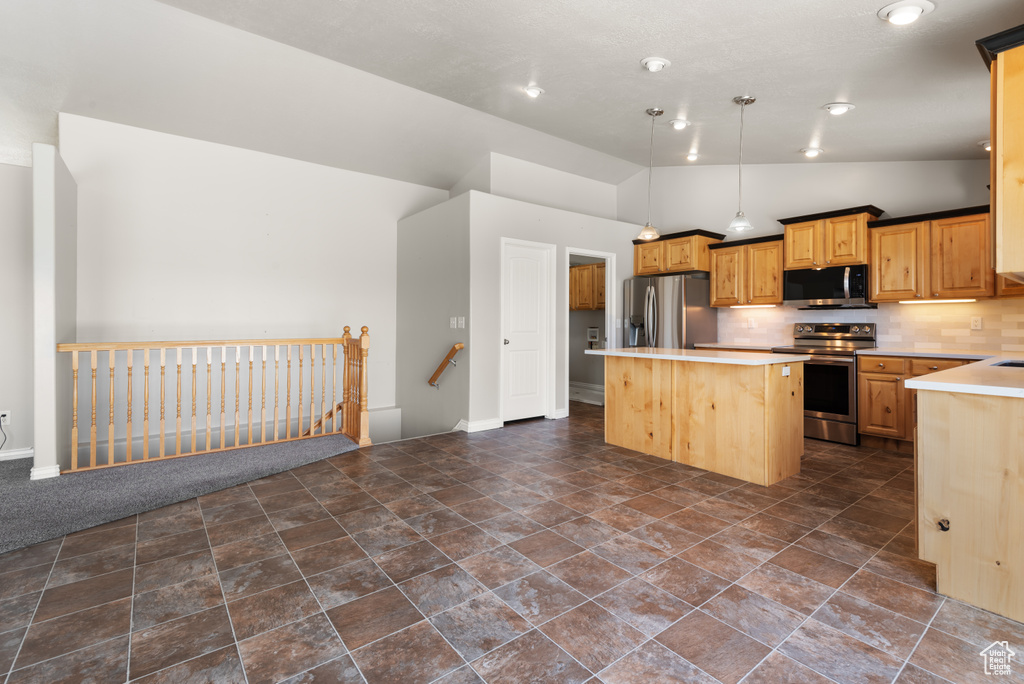 3544 W 1700 S Syracuse, UT 84075