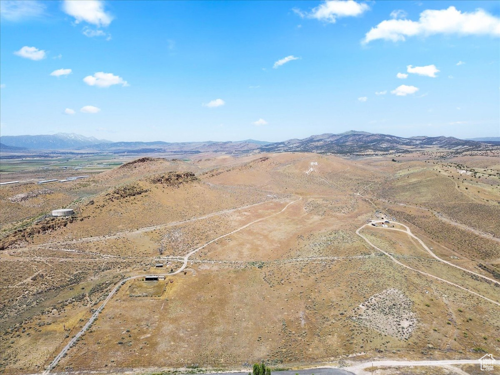 Overview of rural landscape with a mountainous background