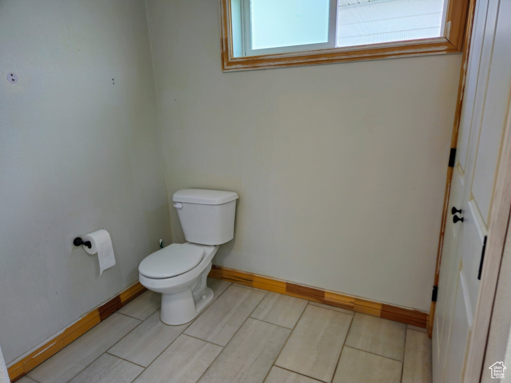 Bathroom featuring plenty of natural light