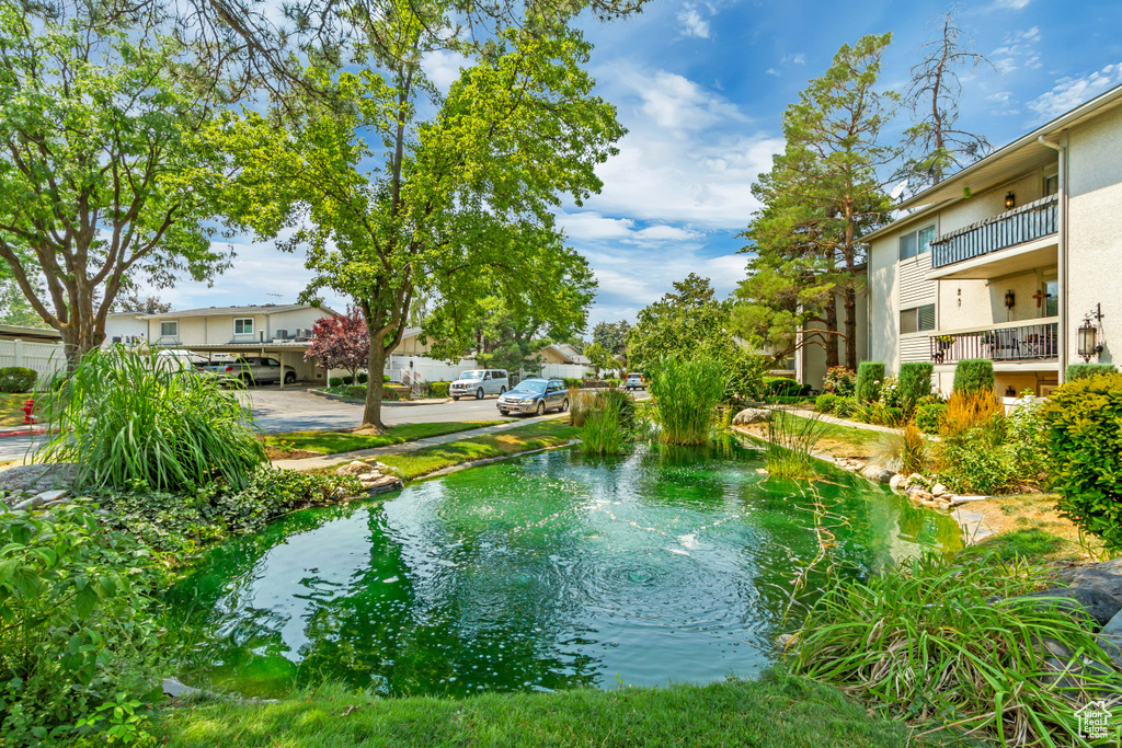 View of property's community featuring a residential view