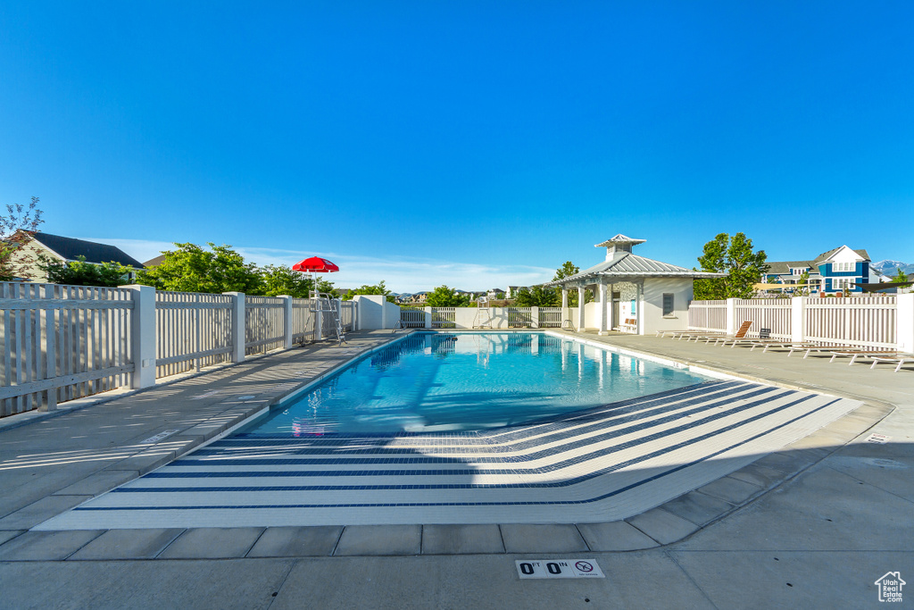 10253 S CLARKS HILL DR South Jordan, UT 84009