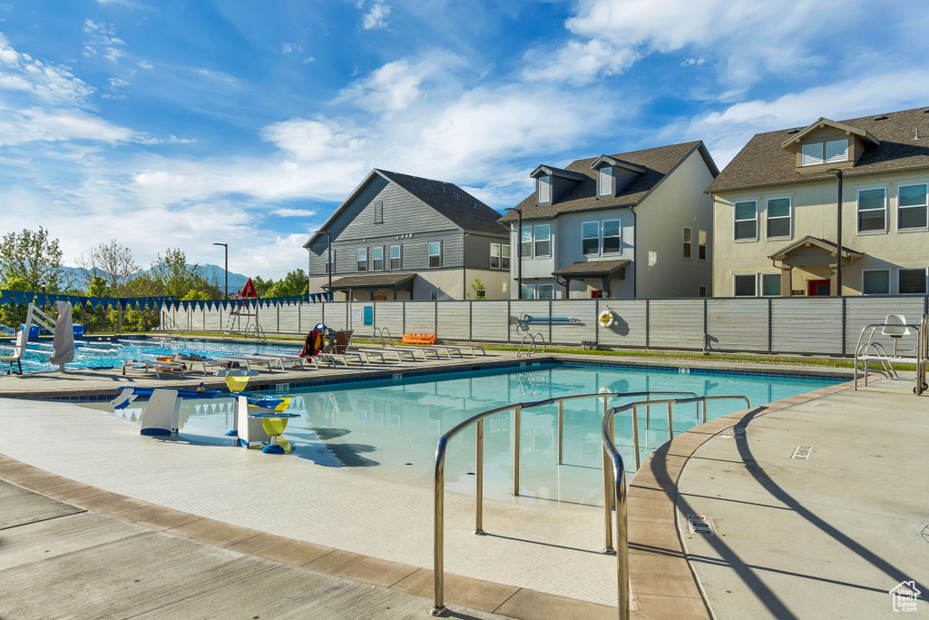 10253 S CLARKS HILL DR South Jordan, UT 84009