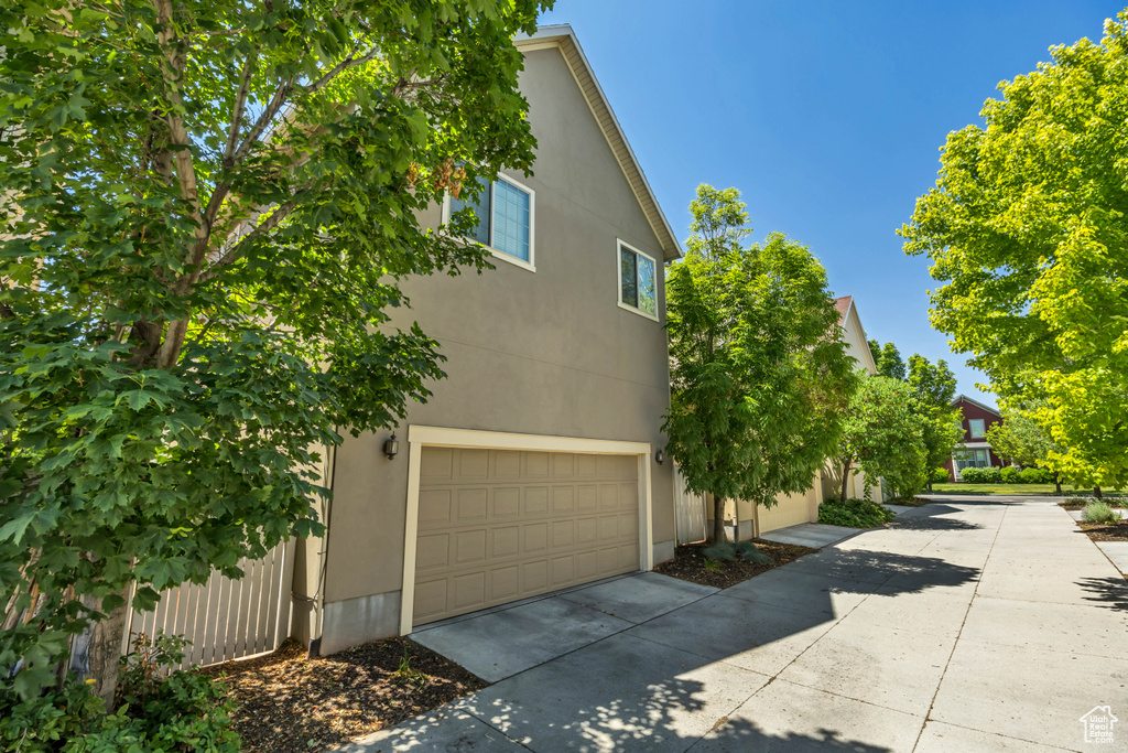 10253 S CLARKS HILL DR South Jordan, UT 84009