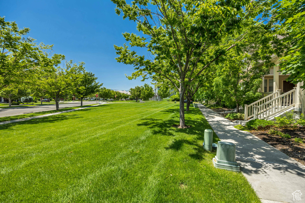 10253 S CLARKS HILL DR South Jordan, UT 84009