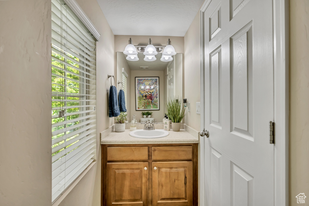 10253 S CLARKS HILL DR South Jordan, UT 84009