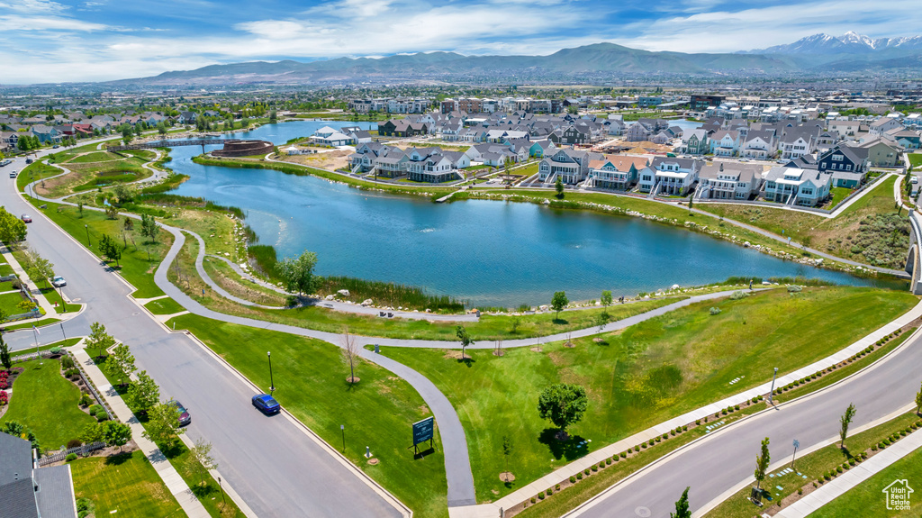 10253 S CLARKS HILL DR South Jordan, UT 84009