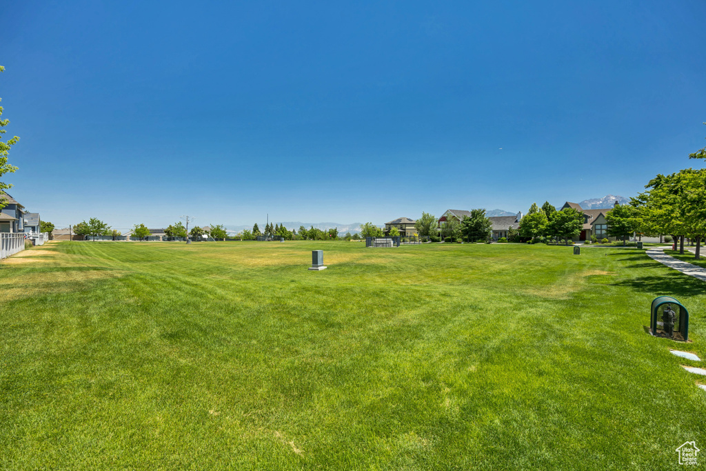 10253 S CLARKS HILL DR South Jordan, UT 84009