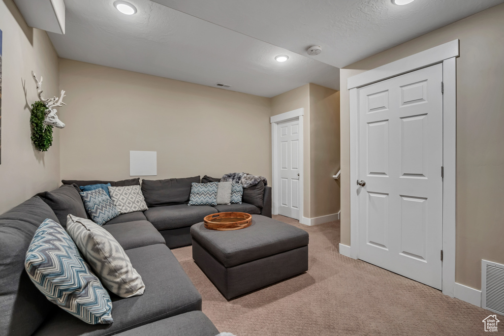 10253 S CLARKS HILL DR South Jordan, UT 84009
