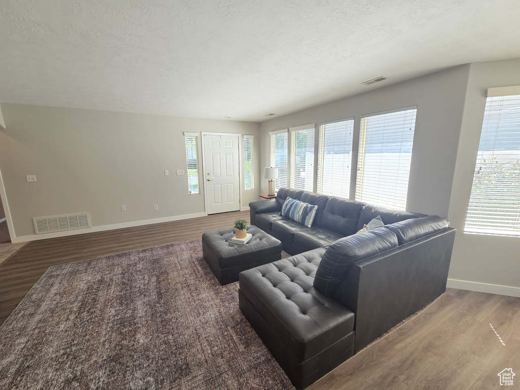Photo 6 for MLS #2094142 at 1118 W Autumn Leaf Ln