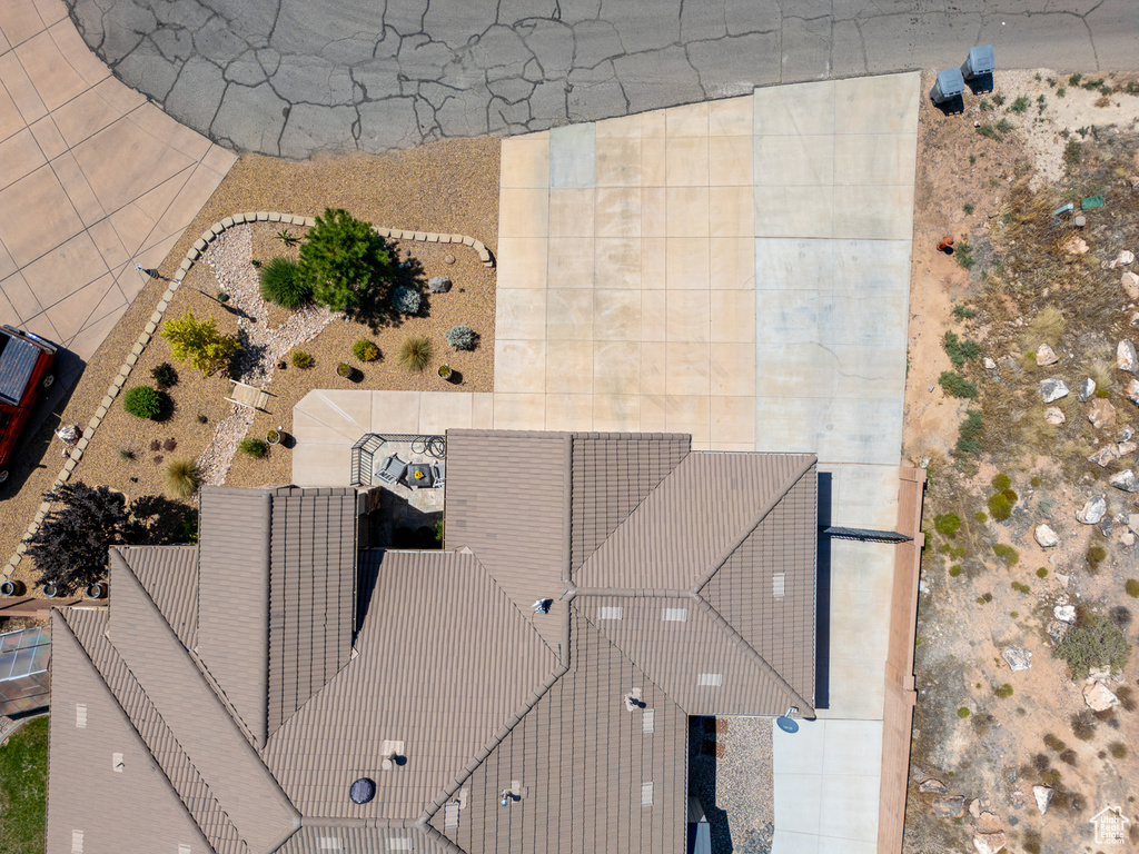 Aerial view of property and surrounding area