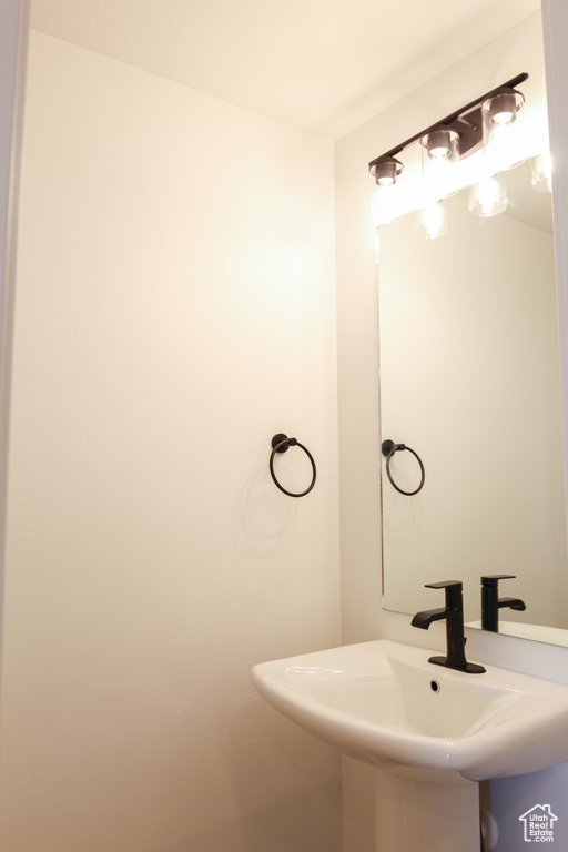 Bathroom with a sink