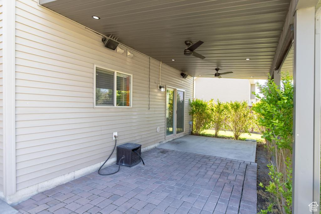 View of patio / terrace with ceiling fan