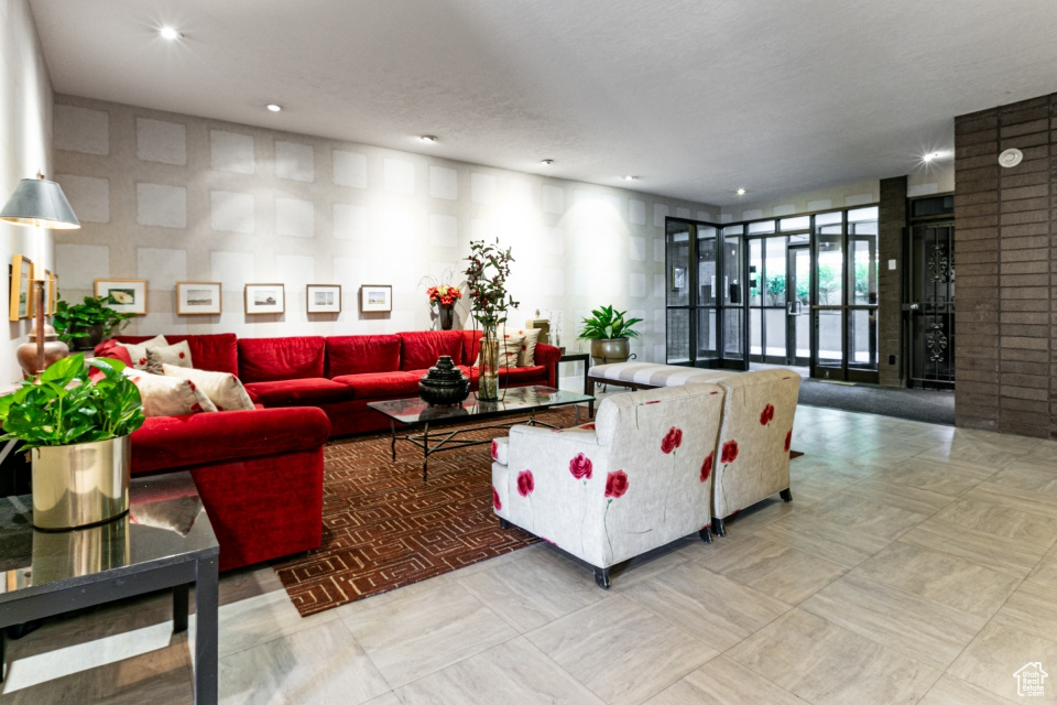 Common area featuring recessed lighting