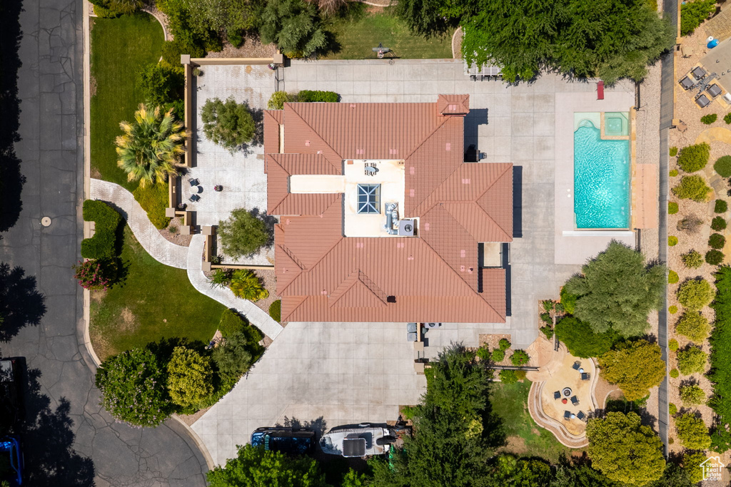 Bird's eye view of a pool