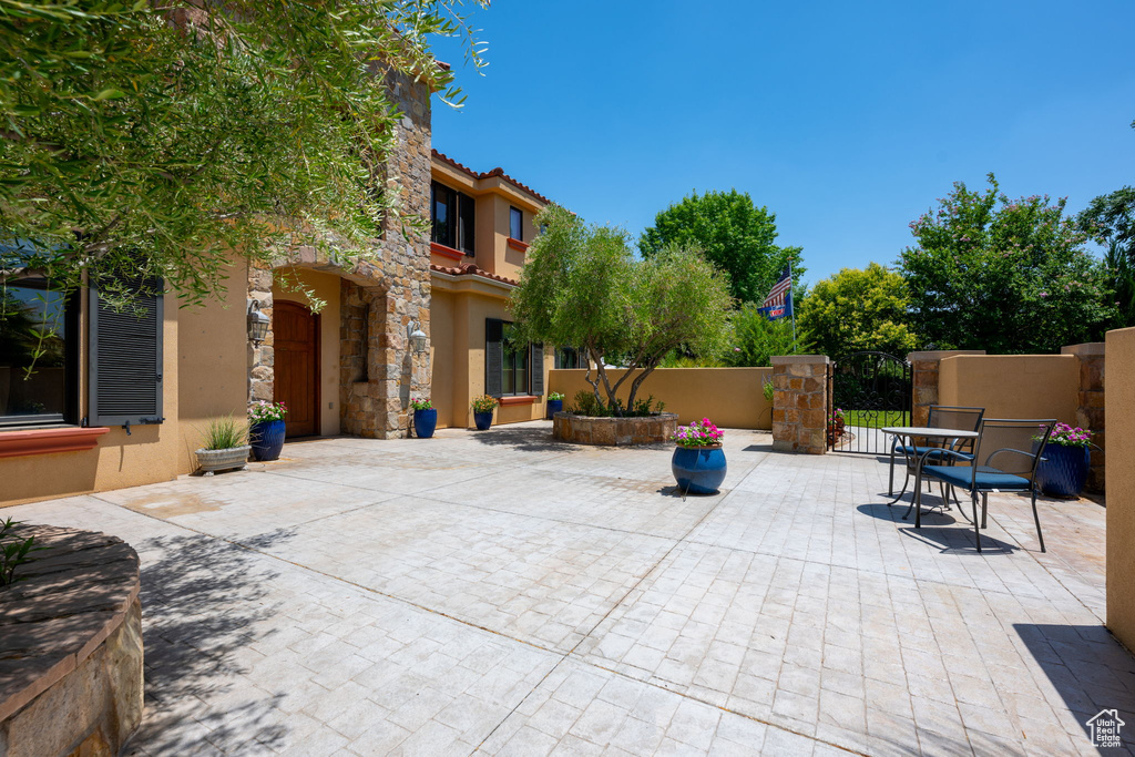 View of patio / terrace with outdoor dining area