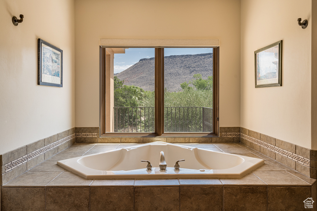 Photo 34 for MLS #2094184 at 557 S Woods View Cir