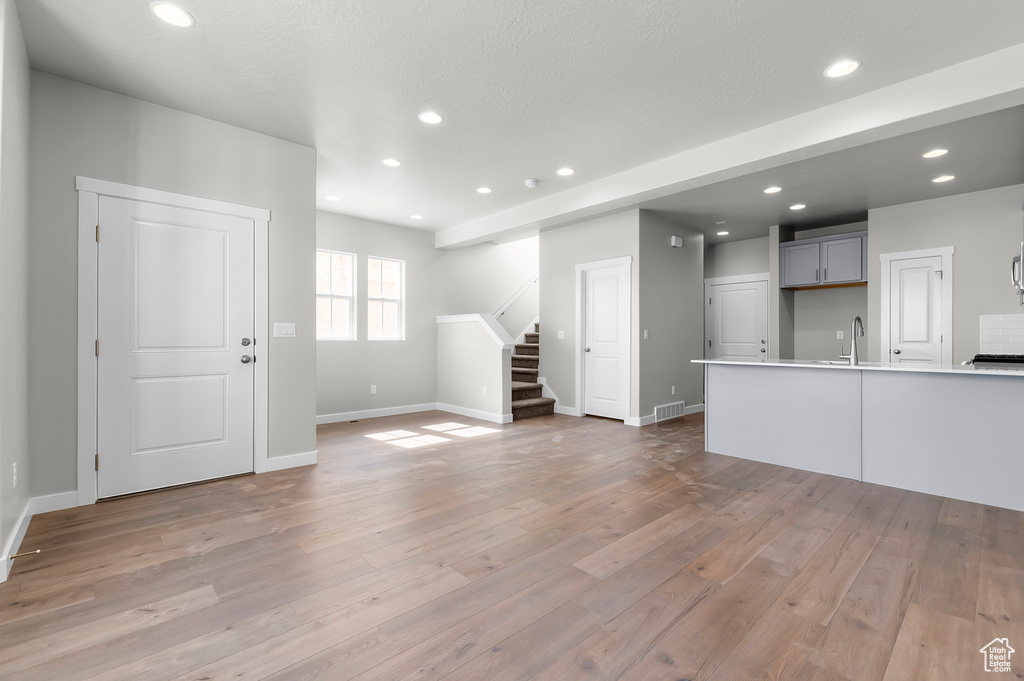 6592 W RAYNOLDS PEAK WAY West Jordan, UT 84081