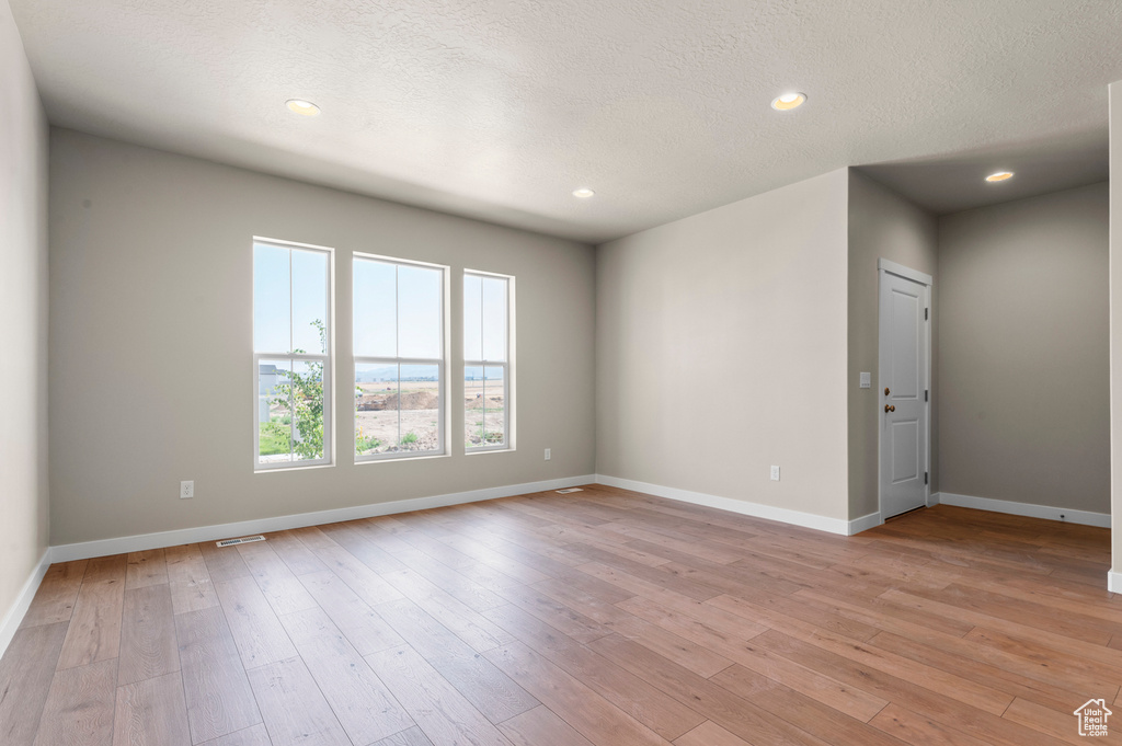 6588 W RAYNOLDS PEAK WAY West Jordan, UT 84081