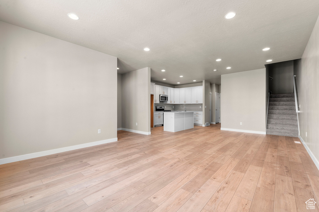 6588 W RAYNOLDS PEAK WAY West Jordan, UT 84081