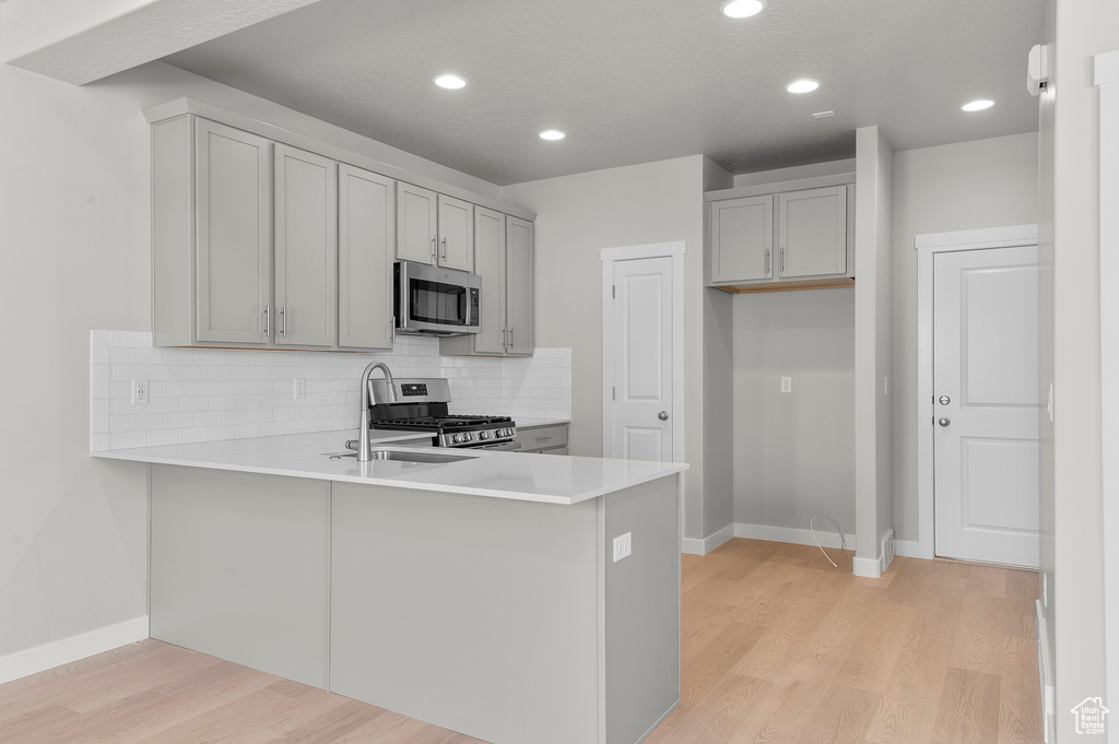 6586 W RAYNOLDS PEAK WAY West Jordan, UT 84081