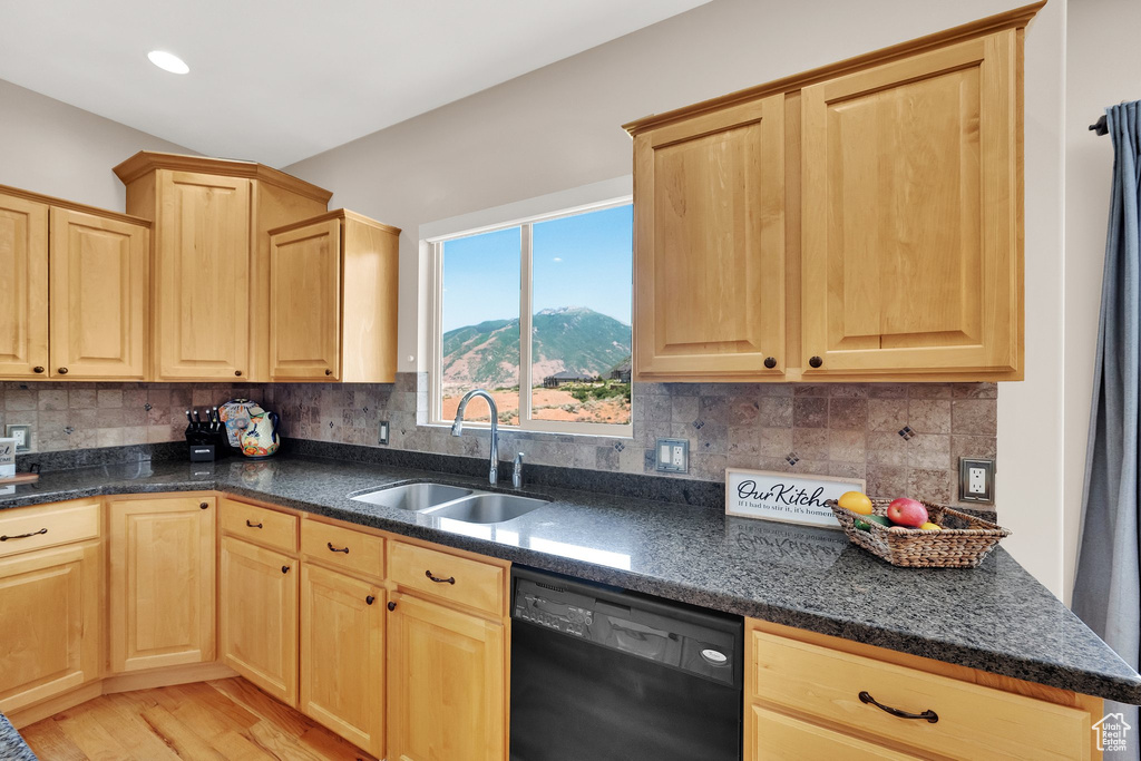 923 E ABSAROKA CT Draper, UT 84020