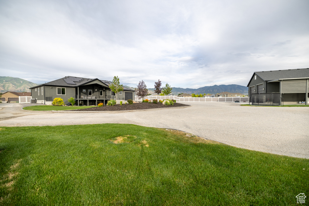 View of yard featuring a mountain view
