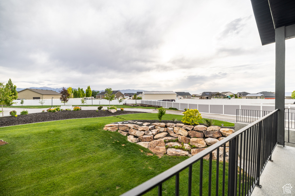 View of yard with a residential view