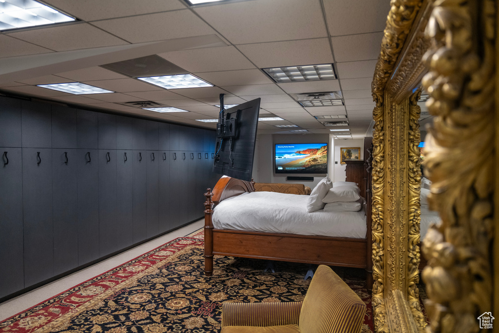 Bedroom with a drop ceiling