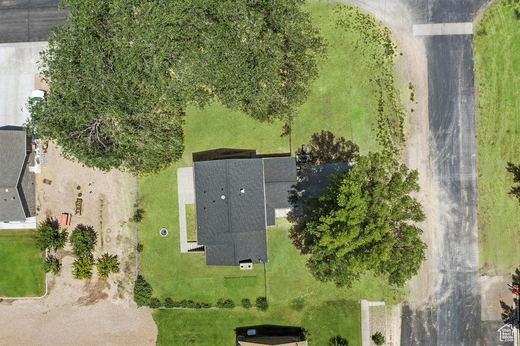 Photo 6 for MLS #2094246 at 585 N 700 East